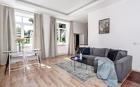 Spacious City Centre Apartment With Parking Self Check-In